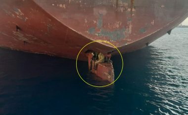 Tre emigrantë kaluan 11 ditë në pjesën ku gjendet mekanizmi drejtues i anijes cisternë