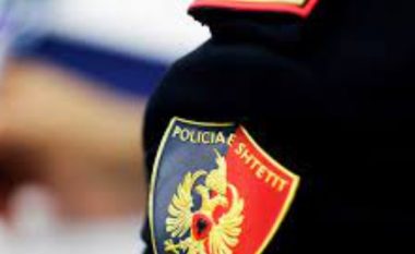 Arrestohen dy policë në Tiranë, kryenin grabitje me dhunë në zonën e Liqenit Artificial  