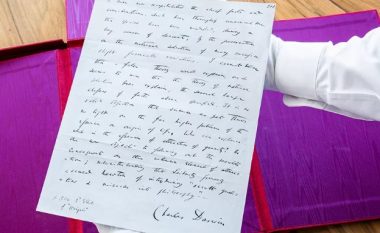 Del në ankand një dokument me autografin e Charles Darwinit – çfarë shkruan në letrën që mund të shitet për 1.16 milion euro