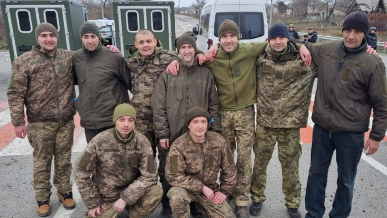 12 ukrainas u liruan nga shkëmbimi i të burgosurve