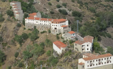 Fshati spanjoll Salto de Castro del në shitje për 260 mijë euro