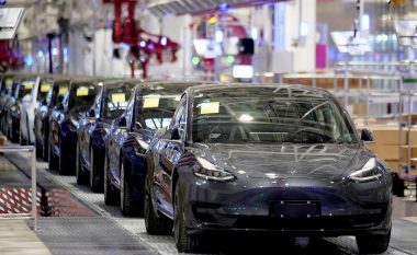 Tesla dëshiron që të importojë në SHBA makinat e veta elektrike të prodhuara në Kinë