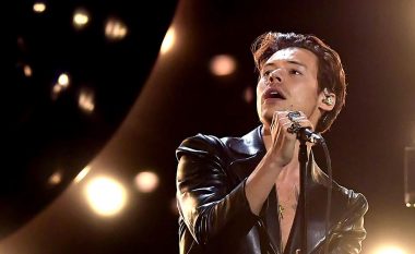 Harry Styles anulon koncertet për shkak të problemeve shëndetësore