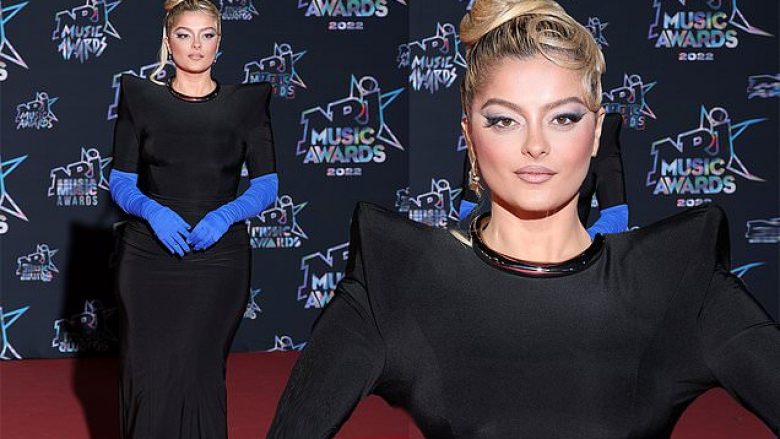 Bebe Rexha shkëlqen me dukjen elegante në NRJ Music Awards 2022