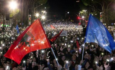 Përfundon protesta e opozitës në Shqipëri, paralajmërohen protesta pa mbarim