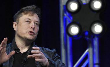 Musk i ka dhënë garanci Ukrainës se do të vazhdojë të financojë qasjen në një rrjet satelitor që i siguron komunikime gjatë luftës me Rusinë