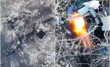 Tre ushtarë rusë nxituan për t'u fshehur brenda llogoreve - droni ukrainas i lëshon drejt tyre tre mjete shpërthyese