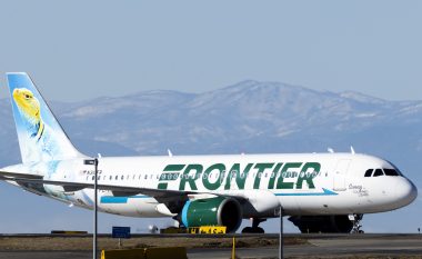 Një pasagjer me prerëse të kutive nxiti një aeroplan të Frontier Airlines të bënte një ulje emergjente
