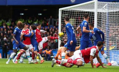 Zhbllokohet derbi londinez, Gabriel kalon Arsenalin në epërsi ndaj Chelseat
