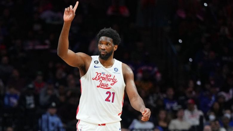 Mbrëmja historike e Joel Embiid, dominoi si asnjë lojtar para tij në NBA