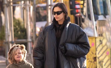 Irina Shayk, në një shëtitje me vajzën e saj: E zeza i ka dominuar kohët e fundit veshjet e saj