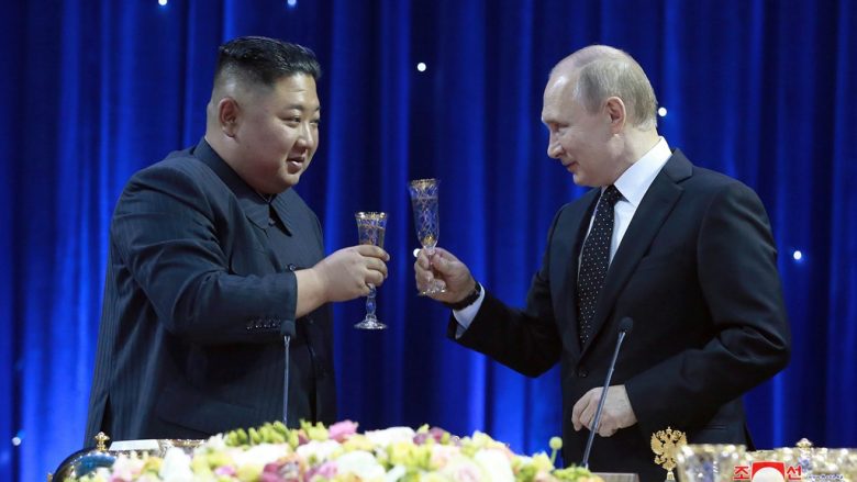 Çfarë mendon Koreja e Veriut për luftën e Rusisë në Ukrainë – dhe ‘sa afër’ janë Putin dhe Kim?