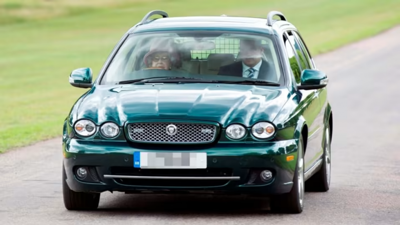 Del në shitje Jaguar X-Type i Mbretëreshës Elizabeth