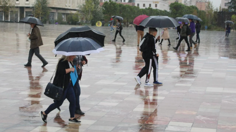 Vranësira dhe shi gjatë paradites, pasditja sjell përmirësim të motit në Shqipëri