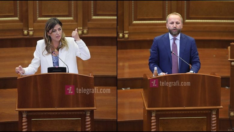 “Ministre e sanksionuar e SHBA-ve”, “Gjithmonë i keni thanë po kërkesave të Vuçiqit” – Haxhiu dhe Tahiri përplasen në Kuvend