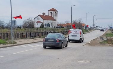 Vendosjen e flamujve kombëtarë në Kllokot për nder të 28 Nëntorit, Serbia e quan “provokim”