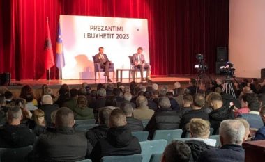 Kurti prezanton buxhetin e vitit 2023 në Mitrovicë