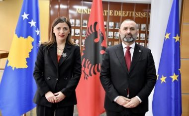 Kosova dhe Shqipëria nënshkruajnë dy marrëveshje të reja nga fusha e drejtësisë