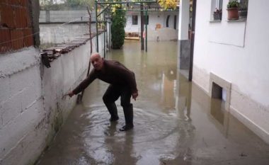 Evakuohen pesë familje në Gjakovë shkaku i vërshimeve