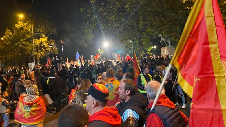 Protesta të mëdha në Podgoricë: Mali i Zi nuk do të qeveriset nga shtetet e tjera