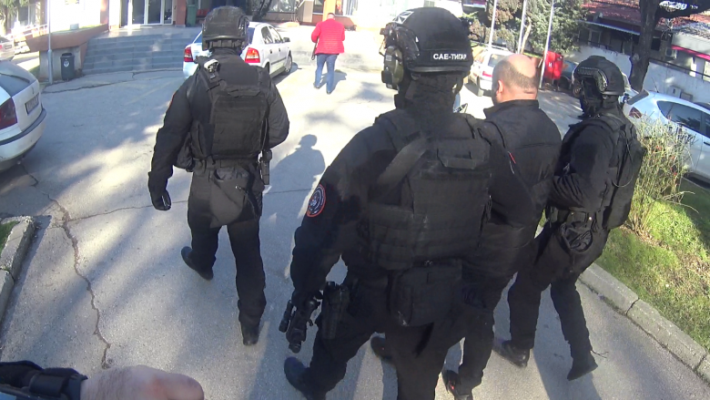Bastisje në Shkup, konfiskohet amfetaminë! Disa shkupjanë përfundojnë në pranga