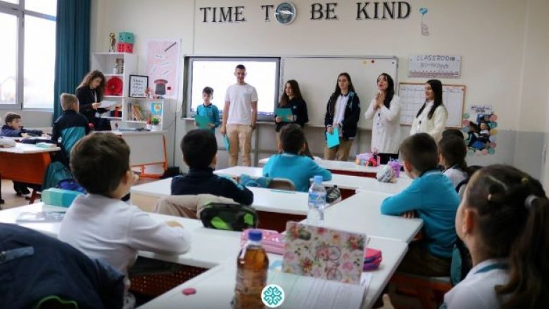 Shkolla “Maarif”, në Prishtinë bën prezantimin e projektit për kursimin e energjisë elektrike