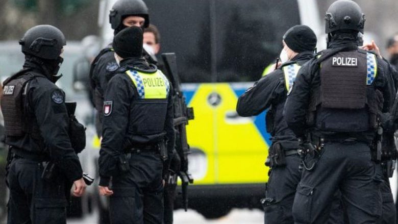 Planifikonin grusht shtet, policia arreston 25 anëtarë të një grupi ekstremistësh të djathtë në Gjermani
