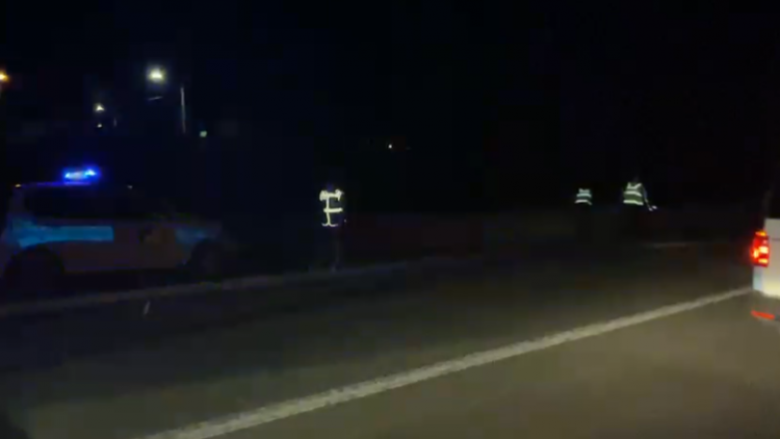 Makina me targa të Maqedonisë përplas për vdekje këmbësorin në autostrdën Tiranë-Elbasan
