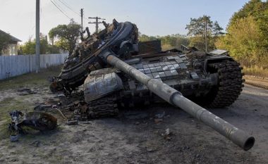 Inteligjenca britanike: Njësia e tankeve e ushtrisë ruse ka pësuar humbje të mëdha
