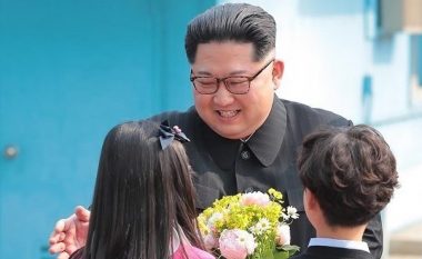 Bombë dhe revole, prindërit në Korenë e Veriut urdhërohen t’u vendosnin fëmijëve të tyre emra të çuditshëm