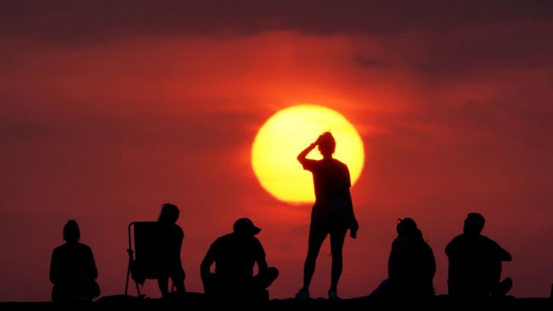 Viti 2023 është ‘në rrugën e duhur’ për të qenë një nga vitet më të nxehta në botë