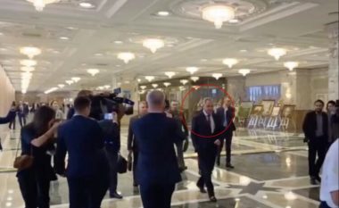 Ministri i Putinit filmohet duke çaluar dhe fshehur dorën – a ka pasur vërtetë sulm në zemër Shoigu?