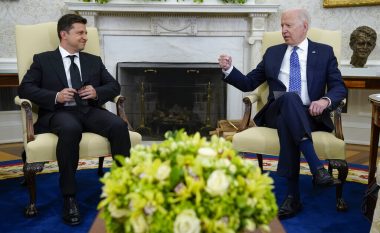 Zelensky pritet ta takojë Bidenin në Shtëpinë e Bardhë – udhëtimi i parë i presidentit ukrainas jashtë vendit që prej pushtimit rus