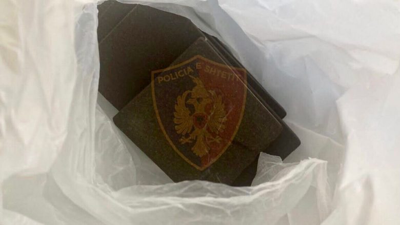 Paketonte kanabisin në formë çokollate, arrestohet 28-vjeçari në Durrës