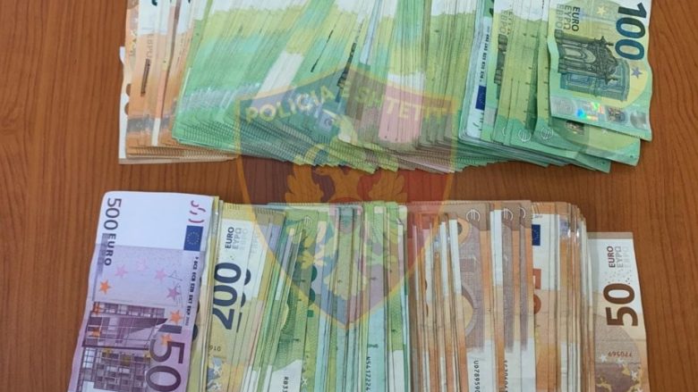 Sekuestrohen mbi 28 mijë euro të padeklaruara në Morinë, ndalohen dy shtetas nga Gjilani