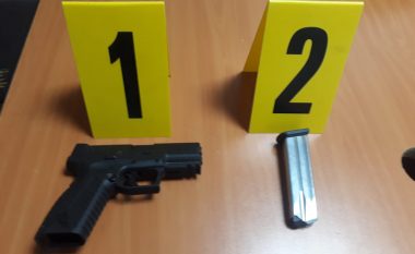 ​Policia në Vushtrri konfiskon dy armë, arrestohen dy persona