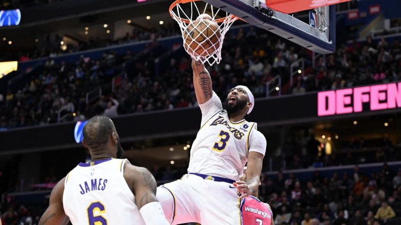 Anthony Davis me paraqitje të jashtëzakonshme, Lakers triumfojnë në udhëtim te Washingtoni