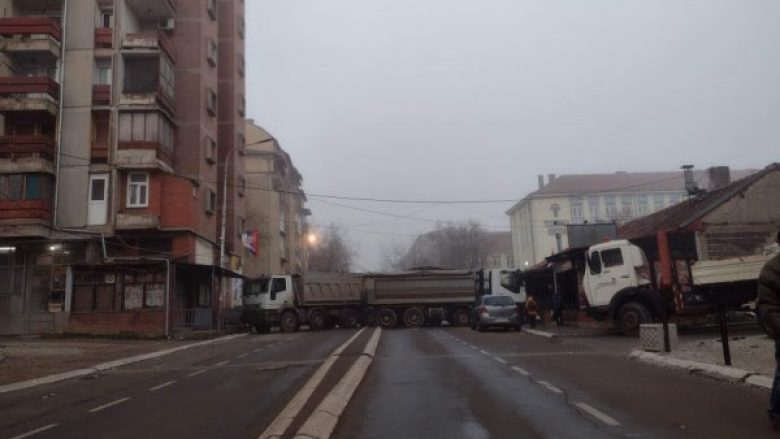 ​Barrikadë e re në veri të Mitrovicës, pamundësohet lëvizja e lirë edhe në qytet
