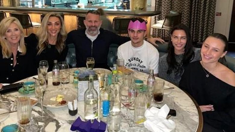 Ryan Giggs festoi Krishtlindjet me ish-gruan e tij, Stacey si dhe të dashurën Zara Charles
