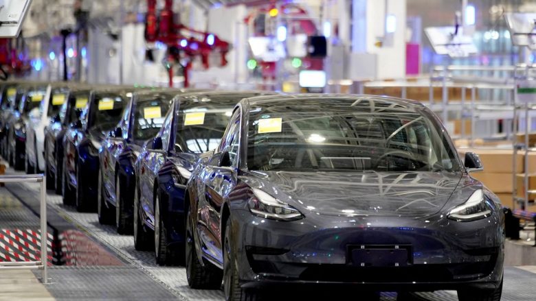 Tesla do të lëshojë përditësime të softuerit për 435 mijë vetura në Kinë