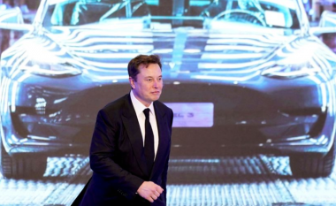 Elon Musk dhuron gati 2 miliardë dollarë aksione të Tesla-s për bamirësi