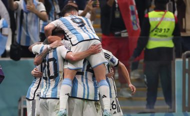 Argjentina e mbyll me epërsi prej dy golash pjesën e parë ndaj Kroacisë