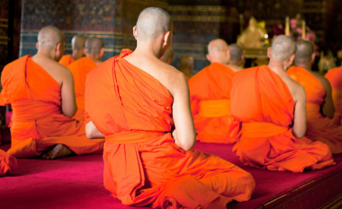 Tempulli tajlandez mbeti pa murgj pasi ata dështuan në testet e drogës