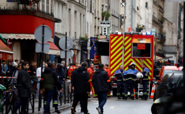 Tre të vdekur e disa të lënduar nga të shtënat në Paris