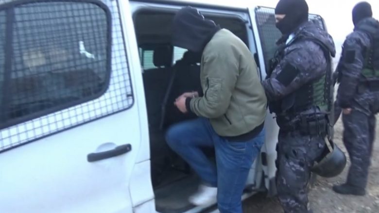 MPB me aksion të madh policor në Maqedoni: Arrestohen 11 persona, mes tyre edhe një punonjës policie