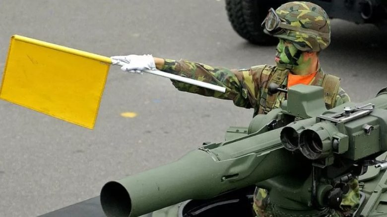 Tensionet me Kinën, Tajvani zgjat periudhën e shërbimit të detyrueshëm ushtarak