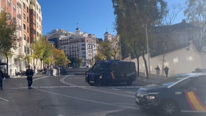 Kërcënim me ‘letër-bombë’ në ambasadën amerikane në Madrid