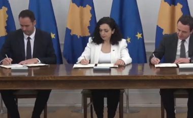 Kosova zyrtarisht nënshkruan aplikimin për anëtarësim në Bashkimin Evropian