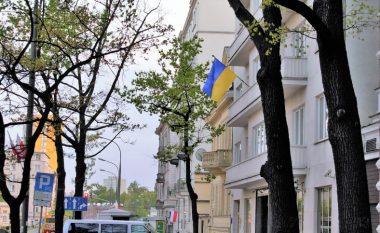 Ambasadat e Ukrainës në Evropë pranojnë pako të përgjakshme që përmbajnë sy kafshësh