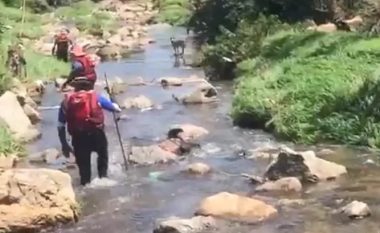 Po merrnin pjesë në një ceremoni kishtare, nëntë besimtarë gjetën vdekjen pas një “përmbytjeje” në një lumë në Afrikën e Jugut